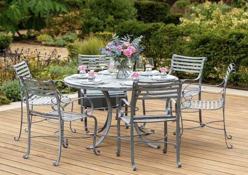 Southwold metal garden furniture: outdoor dining set.